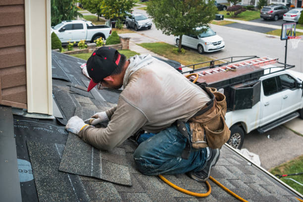 Professional Flat Roof Repair technician working in Grammer, IN